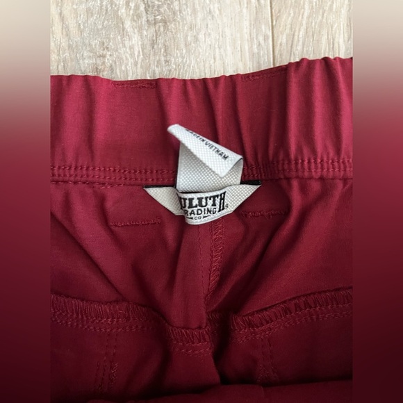 Duluth Trading Company Women's Plus Dry on the Fly Capris Rouge Red - Size 16 - Picture 4 of 10